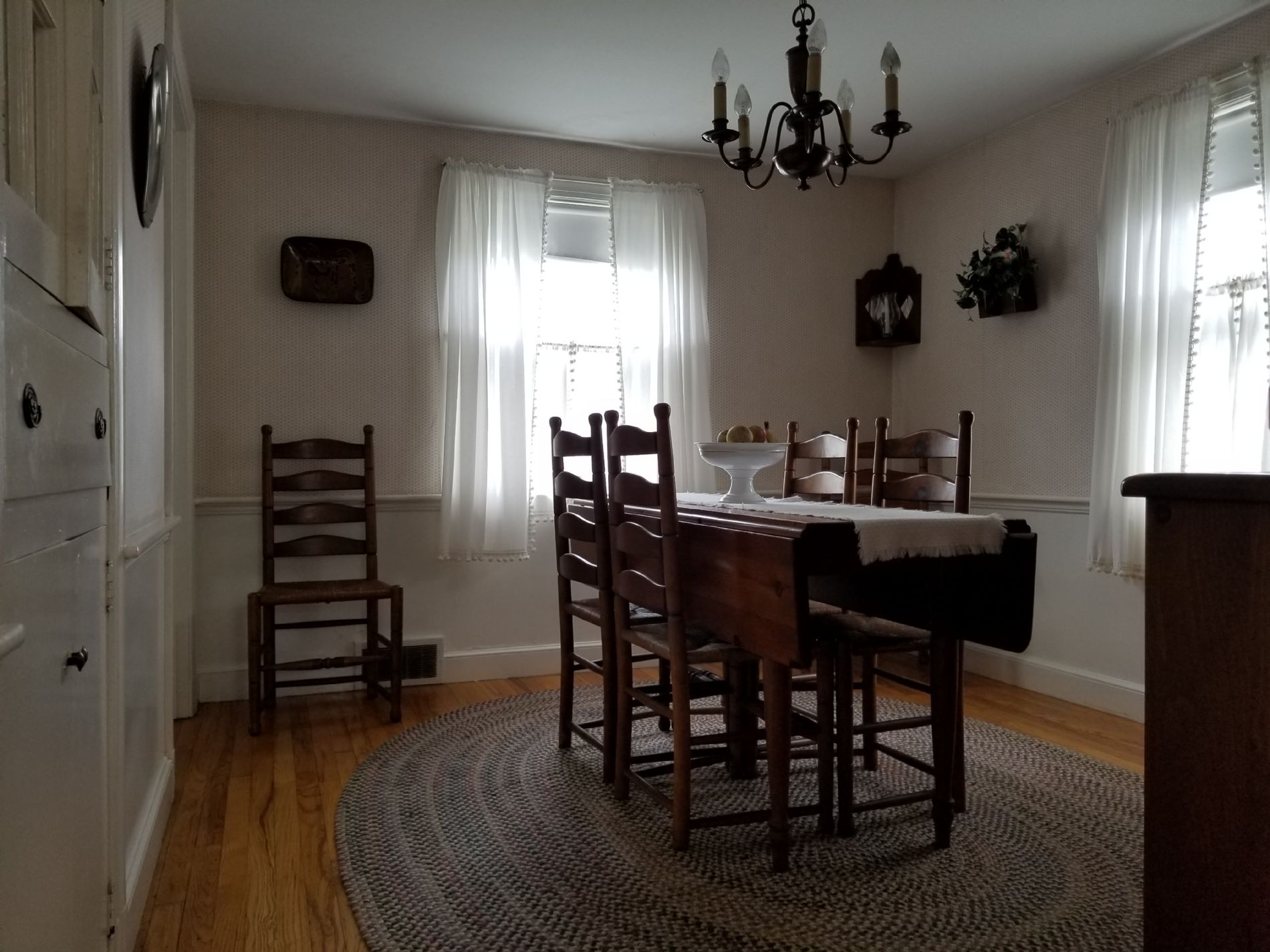 Charming Well Maintained Cape Neighborhood Setting 38 Abbott