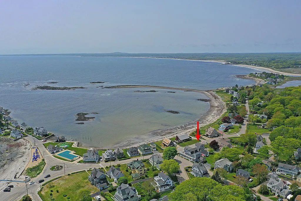 Kennebunk Home, ME Real Estate Listing