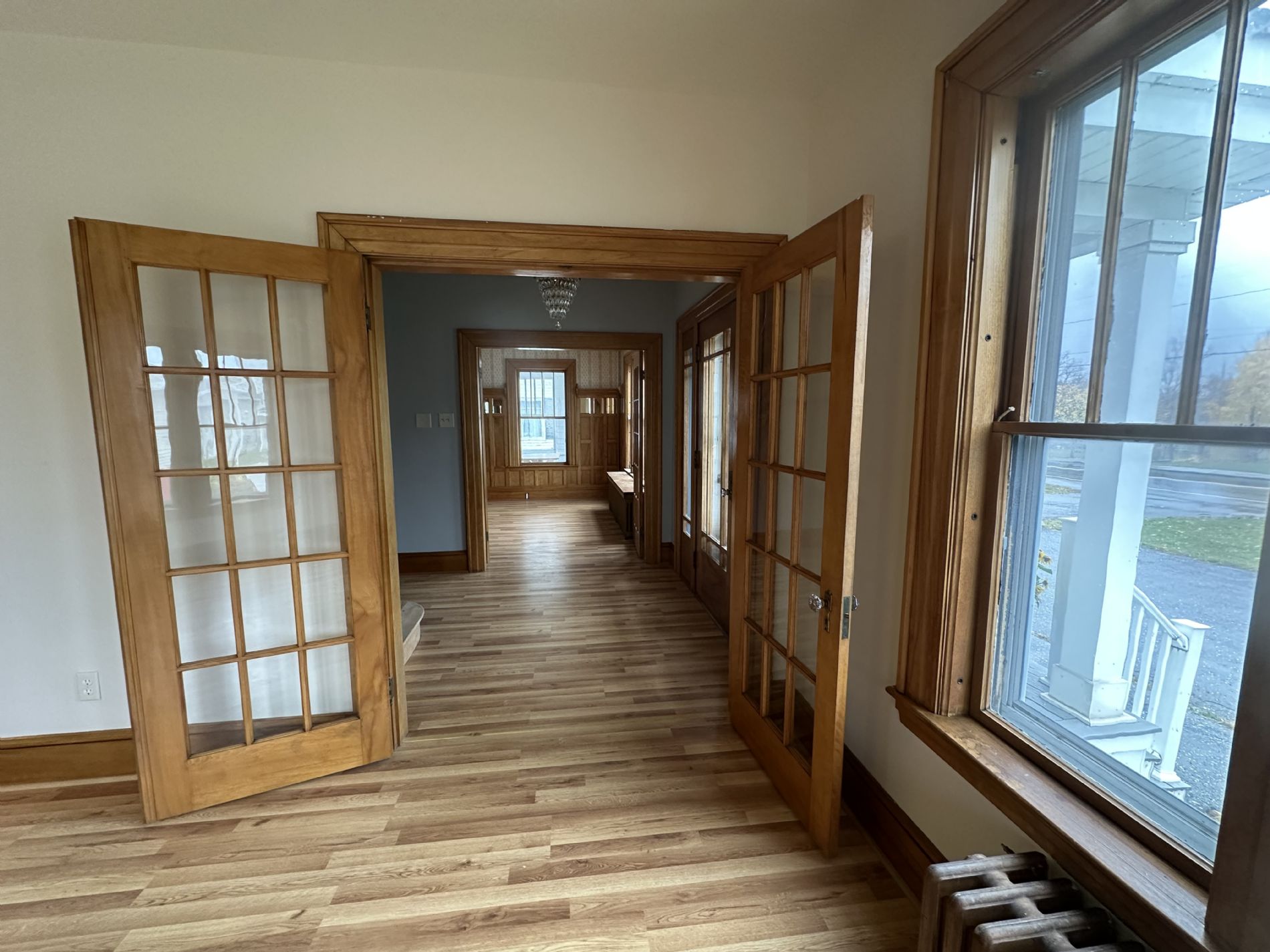 Entryway between Living Room & Fireplace Room 